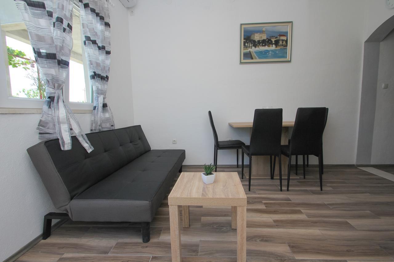 Apartment Afrodita Kastela Luaran gambar