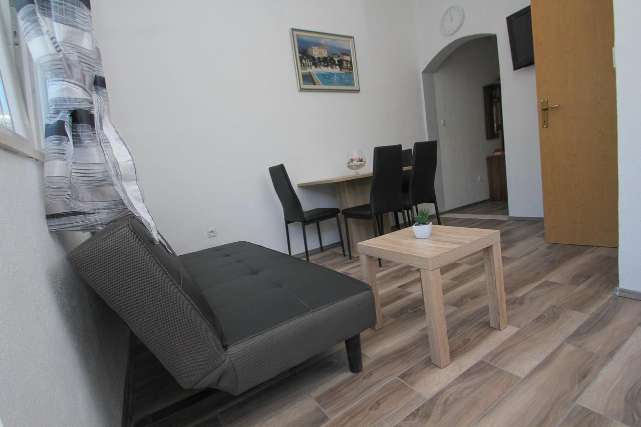 Apartment Afrodita Kastela Luaran gambar