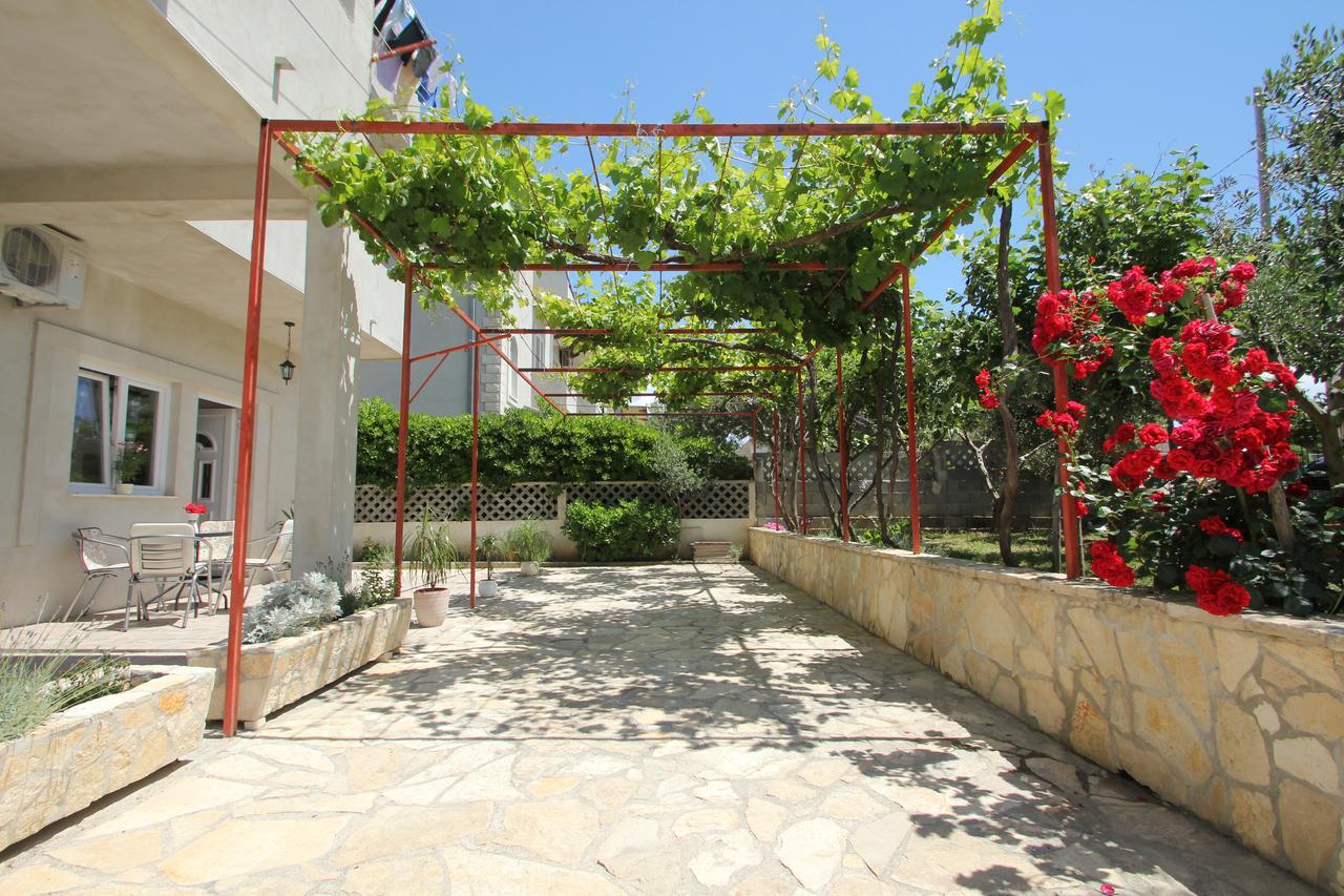 Apartment Afrodita Kastela Luaran gambar