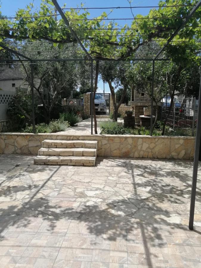 Apartment Afrodita Kastela Luaran gambar